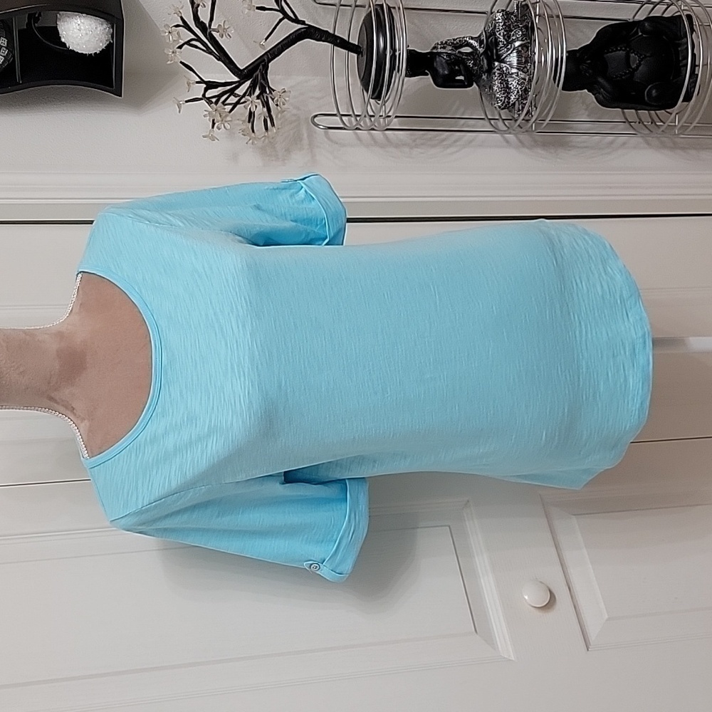 Chico's Size 0 (S) Light Blue "The Ultimate Tee" Roll Tab Half Sleeve, EUC